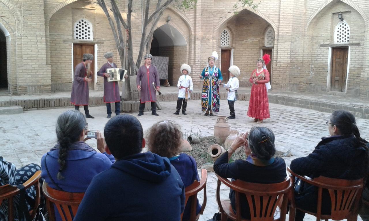 Guest House Orzu Khiva Ngoại thất bức ảnh